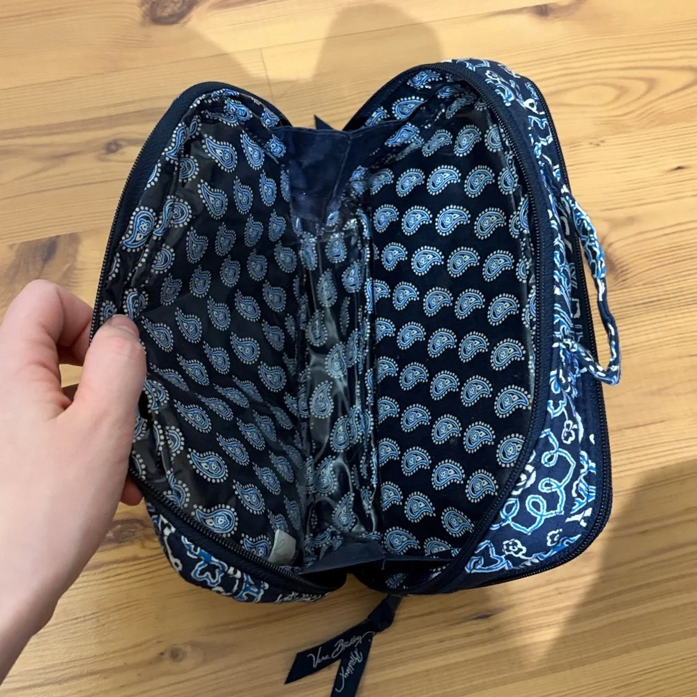 Vera Bradley blue bandana blush and brush case